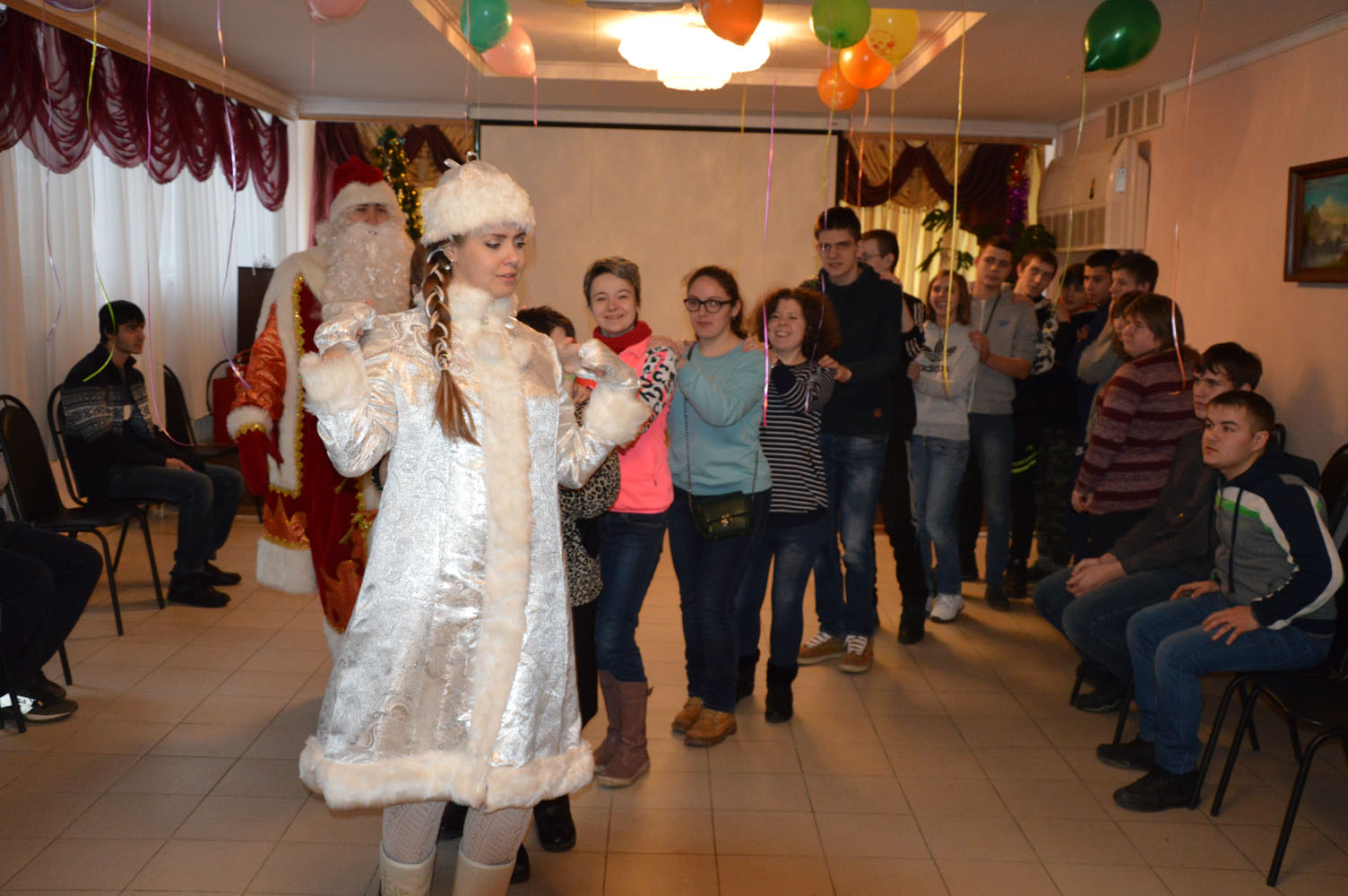 Праздничное мероприятие «Новый год приходит к нам!»
