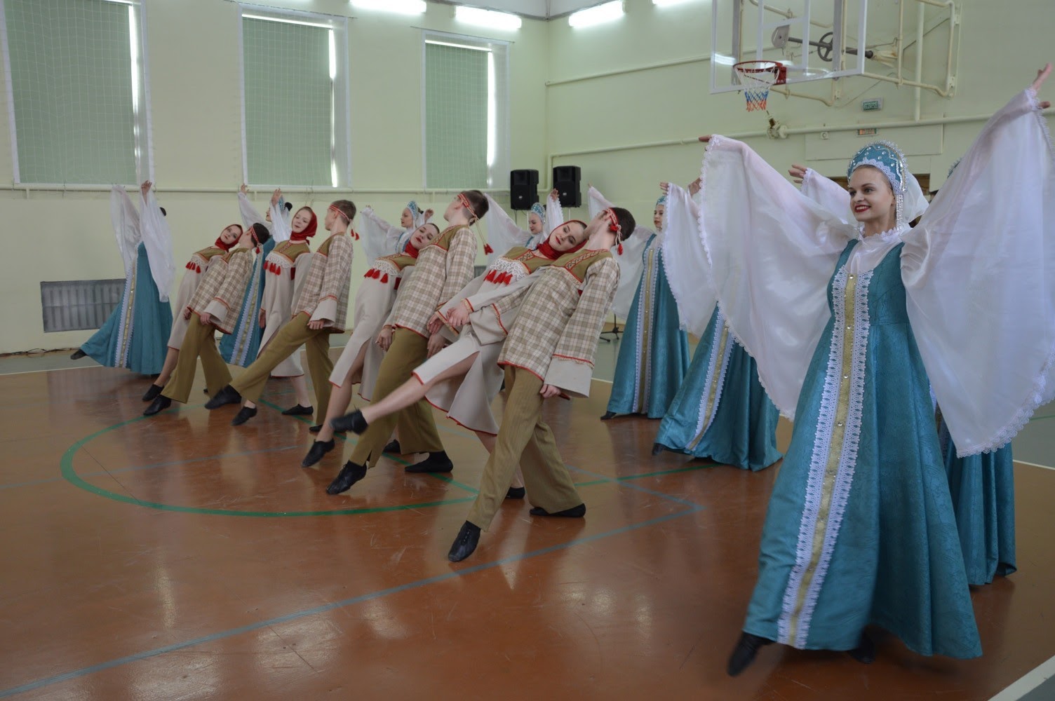 Концертная программа "Поздравление с Днем защитника Отечества"