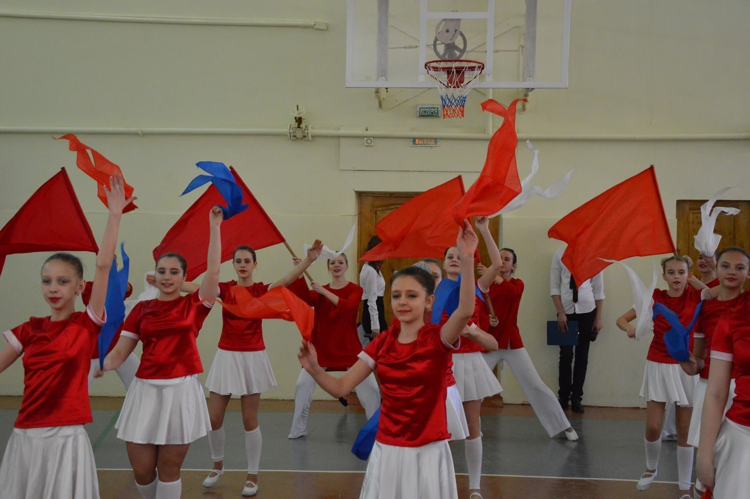 Концертная программа "Поздравление с Днем защитника Отечества"
