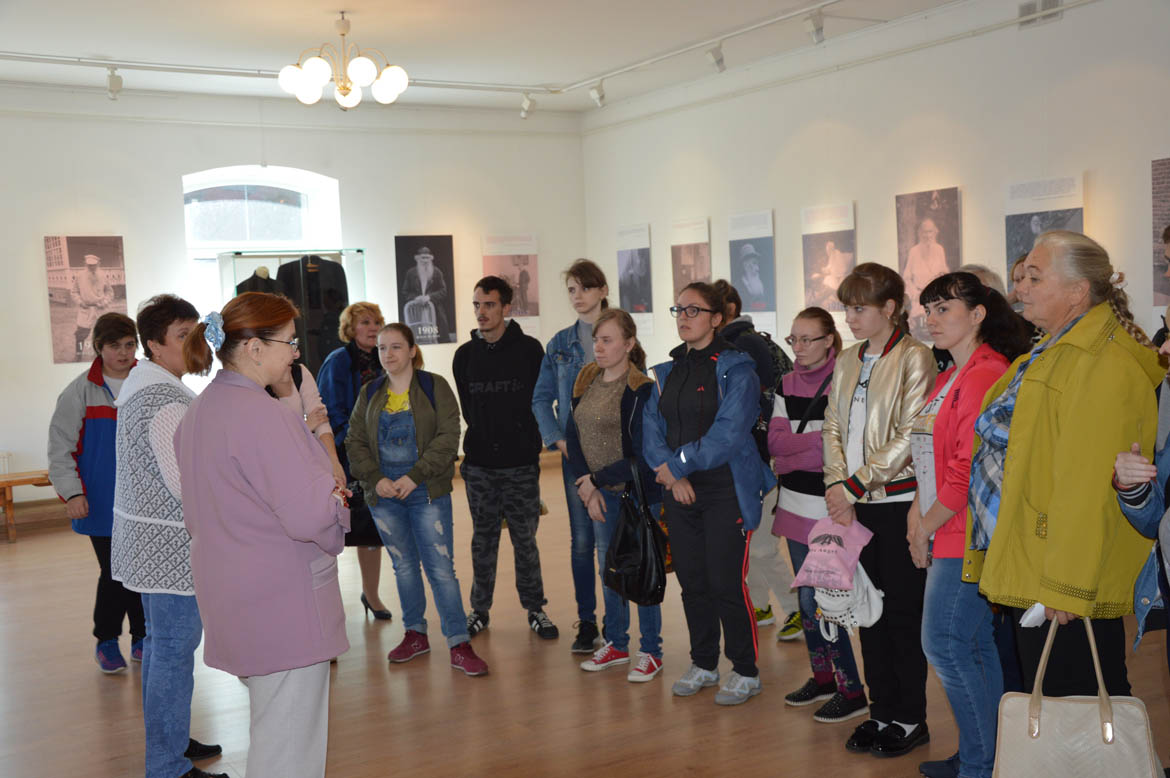 Экскурсия, посвященная 190-летию со дня рождения Л.Н. Толстого