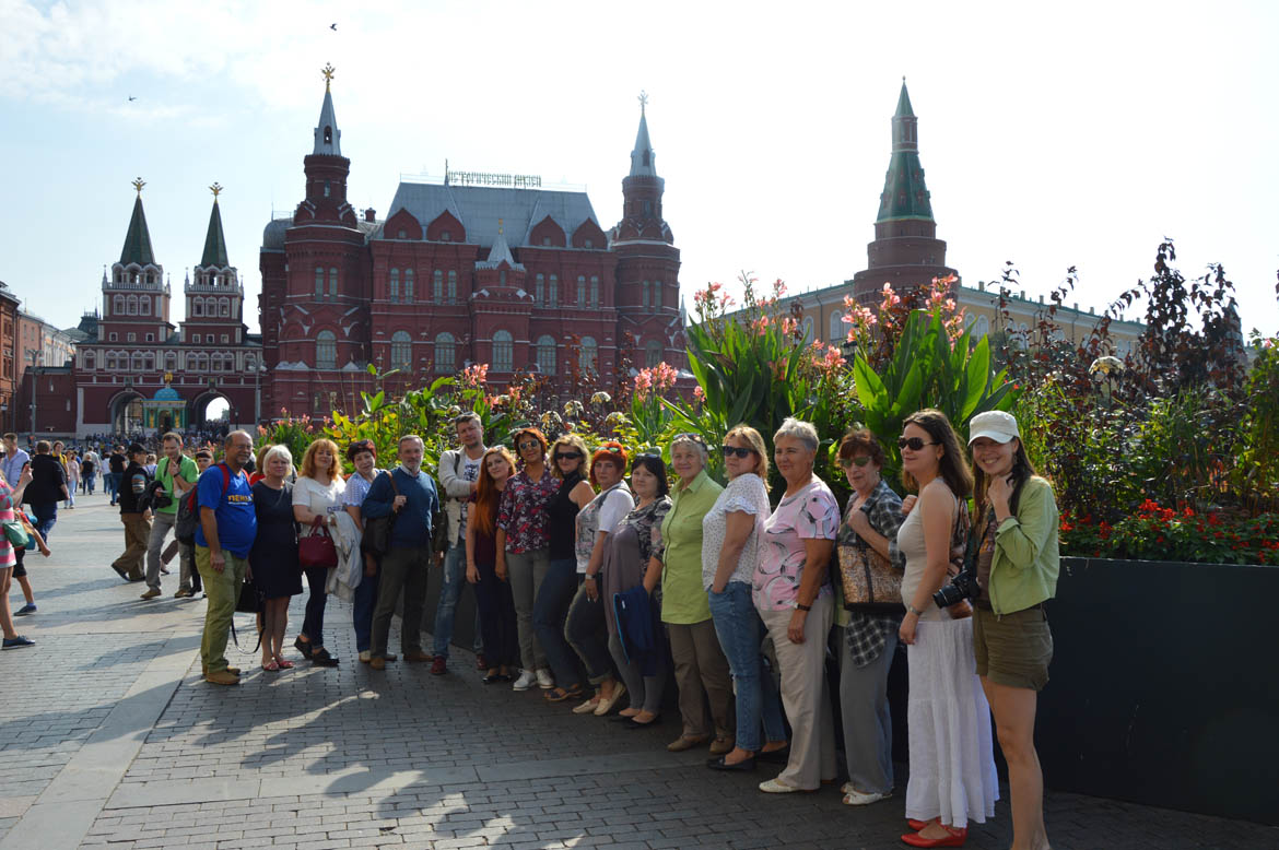 Экскурсия сотрудников в Москву в Парк будущего "Зарядье"