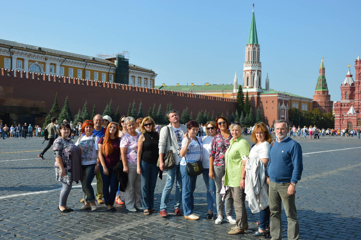 Экскурсия сотрудников в Москву в Парк будущего "Зарядье"