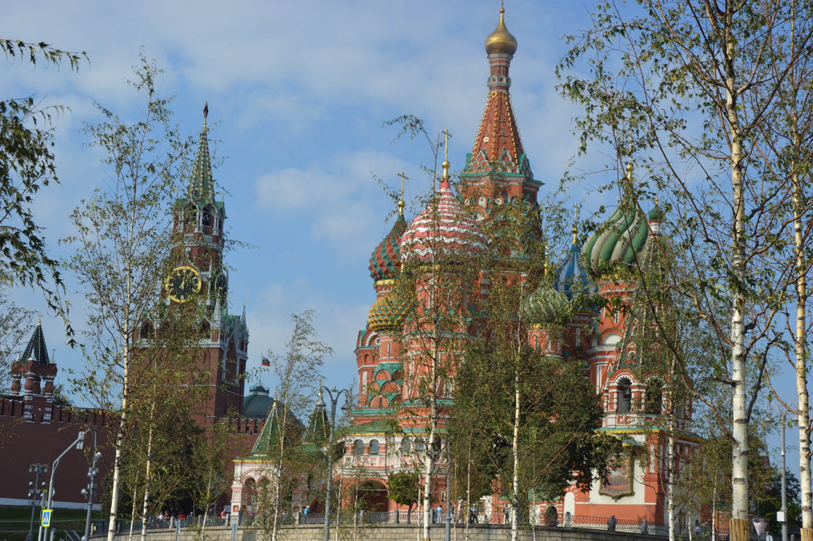 Экскурсия сотрудников в Москву в Парк будущего "Зарядье"