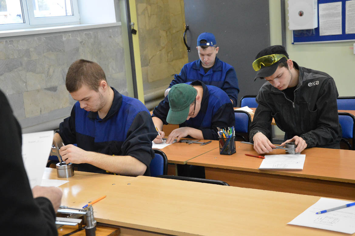 Отборочный этап III Регионального чемпионата «Абилимпикс» в компетенции "Токарные работы"