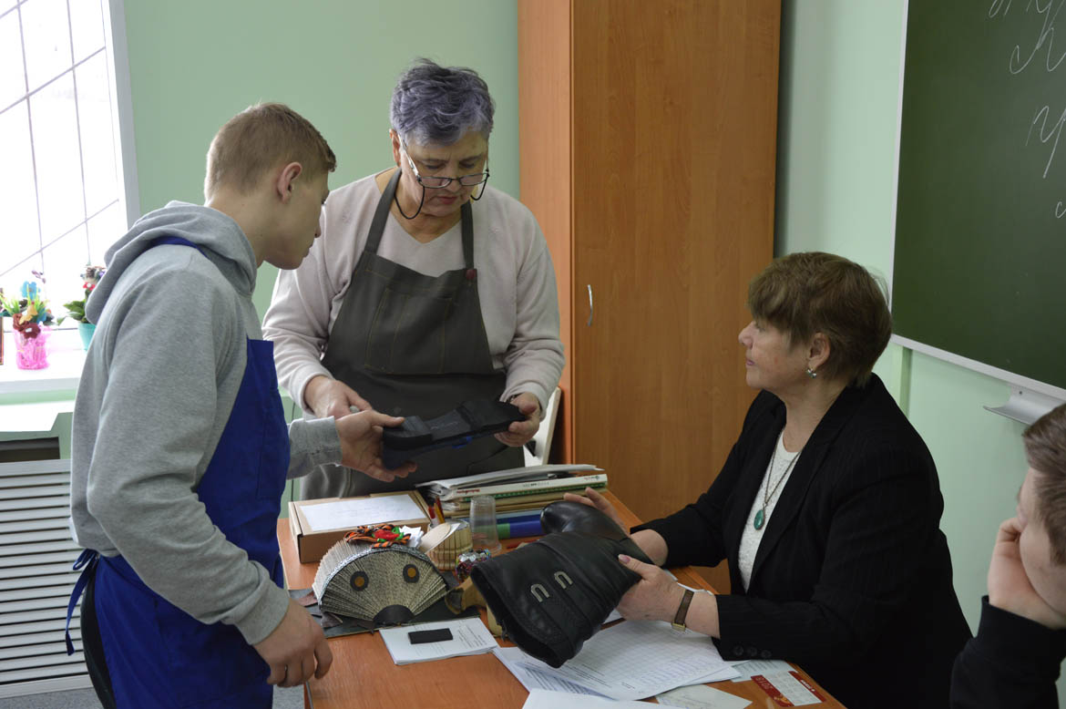 Отборочный этап III Регионального чемпионата «Абилимпикс» в компетенции "Ремонт обуви"