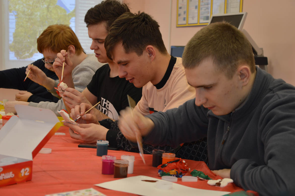 Творческая мастерская «Раскрасим мир вместе!», посвященная 5 - летию воссоединения Крыма и Севастополя с Россией