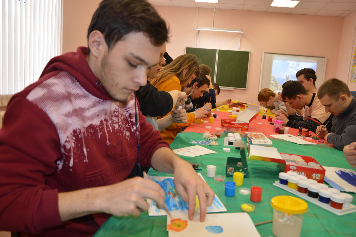 Творческая мастерская «Раскрасим мир вместе!», посвященная 5 - летию воссоединения Крыма и Севастополя с Россией