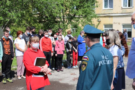 Тренировочная эвакуация «Отработка действий сотрудников и обучающихся техникума при получении сигнала оповещения «Внимание всем!» в различных условиях обстановки при ЧС»