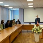 Действия сотрудников и обучающихся при пожаре из учебного корпуса с применением первичных средств Действия сотрудников и обучающихся при пожаре из учебного корпуса с применением первичных средств