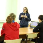 Я среди людей