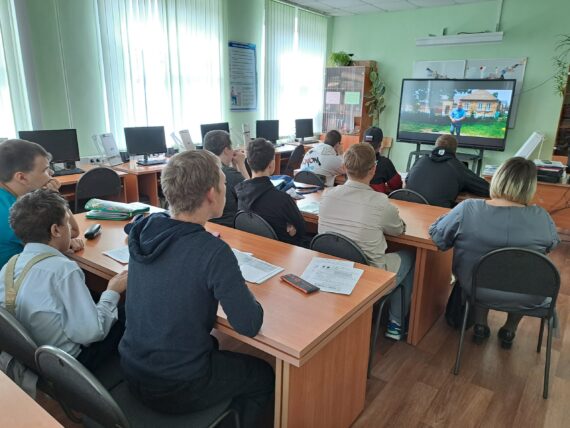 Просмотры документального фильма Российского общества «Знание» «Беслан. Три дня навсегда» и художественного фильма «Золотая бронза»