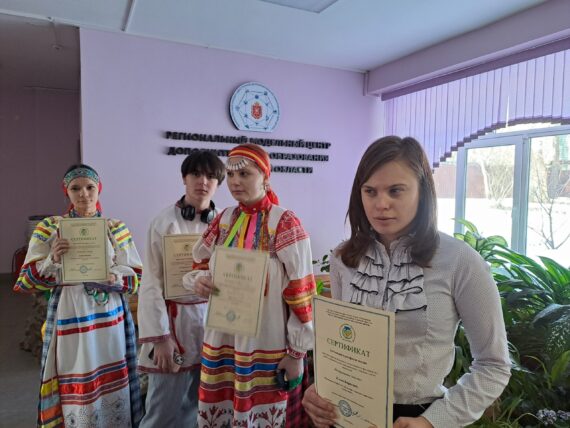 Родина начинается с семьи