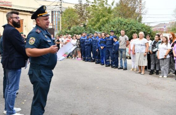 Инструктаж и тренировочные занятия по эвакуации обучающихся и сотрудников
