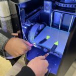 Почему самолётик?