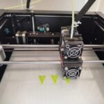 Почему самолётик?