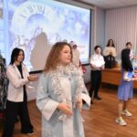 Новый год приходит к нам