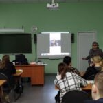 Мы против насилия! Мы против насилия!