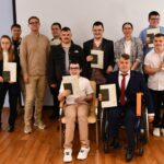 Торжественное вручение свидетельств об окончании обучения